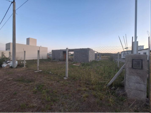 Terreno 800 M2 - Agua Y Luz - Con Construccion