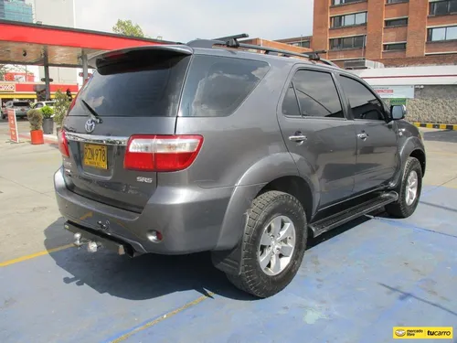 Toyota Fortuner Sr5 4x2 2700cc At Aa