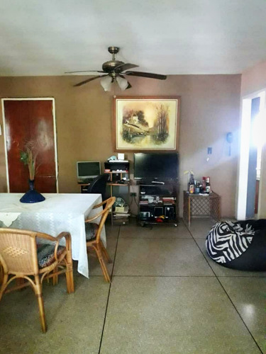 Imagen 2 de 14 de Apartamento En Venta Urb Trigal Centro