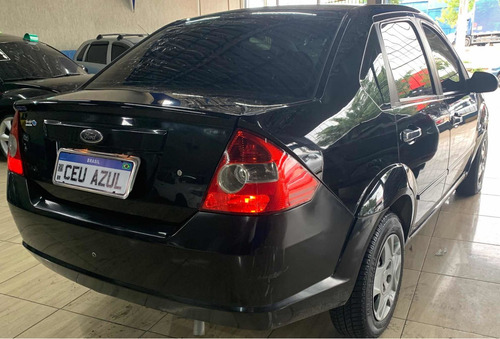 Imagem 3 de 10 de Ford Fiesta Sedan 1.6 First Flex 4p 2008