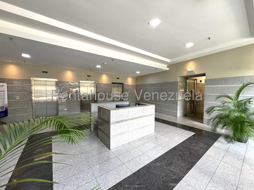 Moderna Oficina Equipada En Alquiler, Urb. Santa Paula