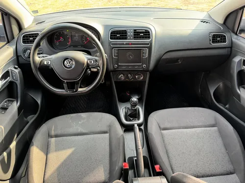 Volkswagen Polo 1.6 L4 Sound Mt