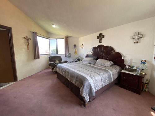 Casa En Venta En Tlalpan, Amplia,iluminada Y Con Jardín