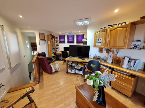 Excelente Casa De 4 Dormitorios En Los Almendros Reñaca