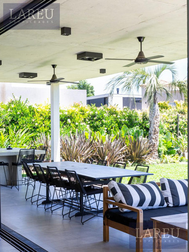 Casa En Venta En Ayres Plaza