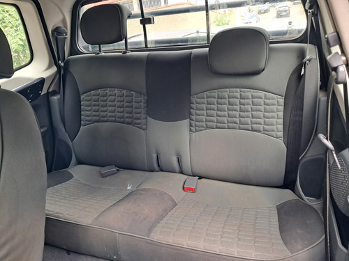 Fiat Strada 1.8 16v Adventure Cab. Dupla Flex 3p