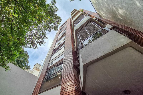 Venta Departamento 4 Ambientes Piso Amplio Luminoso Balcones Cochera Flores