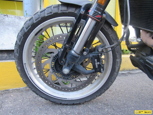 Imagen 16 de 25 de Husqvarna Svartpilen 401