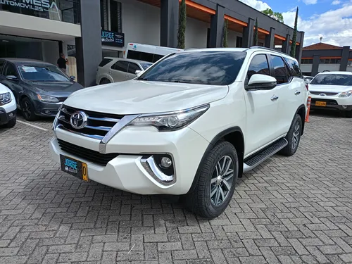 Toyota Fortuner 2.8 SRV