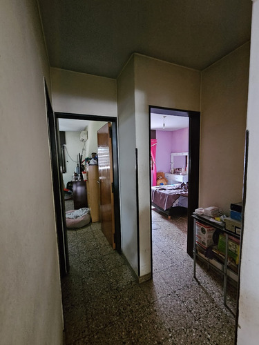 Venta Casa- Apto Credito-3 Dormitorios-cochera Pasante-patio