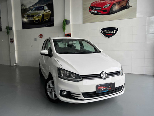 Imagen 4 de 14 de Volkswagen Fox 2015 1.6 Confortline Pack Saf