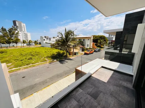 Casa En Venta En Veracruz Con Alberca Fracc. Playas Del Conchal.