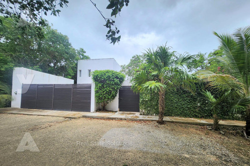 Casa En Venta De 2 Recámaras, Estudio Tv, Piscina, Sm 307, Doctores, Cancún