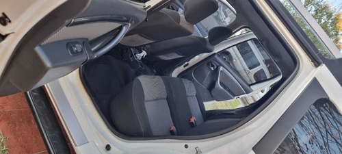 Imagen 8 de 17 de Renault Duster 2013 2.0 4x2 Luxe Nav 138cv