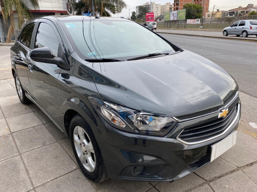 Imagen 3 de 14 de Chevrolet Onix Lt 1.4 #3f