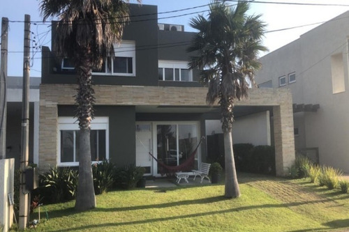 Imagem 2 de 6 de Casa À Venda Em Xangri-la - Ca01206 - 68298885