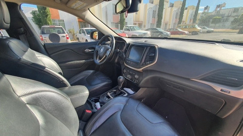 Imagen 8 de 8 de Jeep Cherokee 2015 2.4 Limited Mt