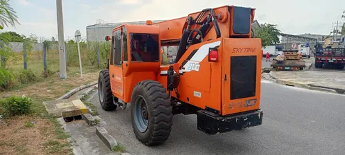 Vendo Telehandler Sky Track 8042