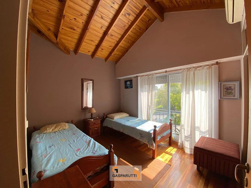 Casa En Venta Amoblada 5 Ambientes Con Pileta En Barrio Sept