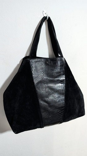 Cartera Bolso Amplio Besha Gamuzado A-02 Negro Reptil Oro Negro (Usado)