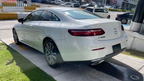 Imagen 3 de 15 de Mercedes Benz E 300 Coupe 2020