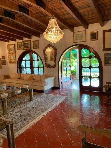 Imagen 2 de 12 de Casa En Venta En Prados Del Este 21-11818 Caro Fermoso 0424-2083128