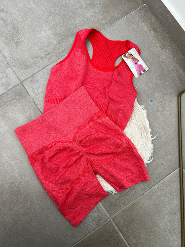 Conjunto Deportivo Mujer Top Calza Biker Frunce Levanta Cola