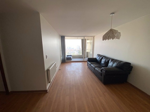 Imagen 8 de 15 de Iluminado Departamento En Arriendo