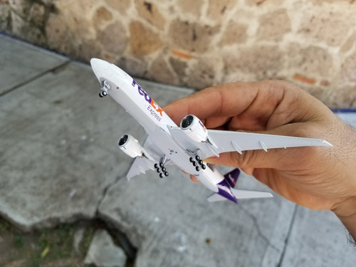 Avion Boeing 777-f De Fedex N889fd Interactivo Escala 1:400