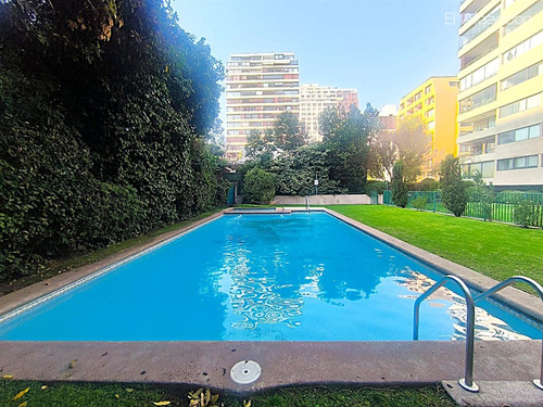 Departamento En Venta De 1 Dorm. En Las Condes (metro Colón)