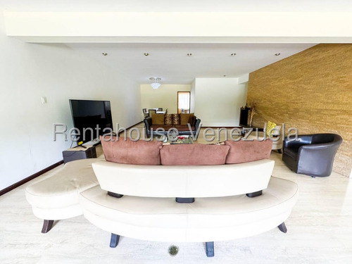 Bello Departamento Duplex Embuido En Un Excepcional Diseño En Marmol - Colinas De Valle Arriba - Ana Teixeira - Mls #25-8896
