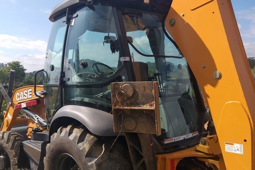 Retroescavadeira Case 580 N 4x4 Ano 2020