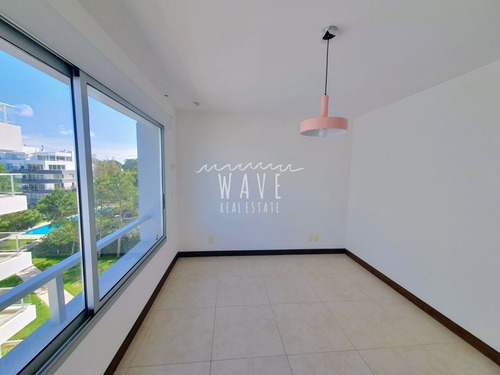 Imagen 11 de 30 de Venta De Apartamento Penthouse Dúplex De 4 Dormitorios Y 6 Baños En Suite, Frente Al Mar En Punta Del Este.