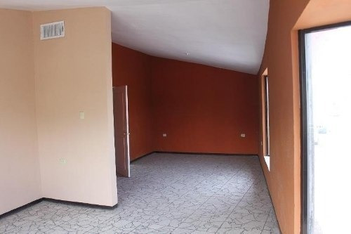 Se Venden Departamentos Con Local Comercial En Junta De Los Ríos.