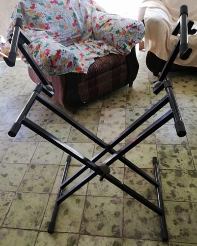 Base Soporte Para Dos Teclados Plegable (Usado)