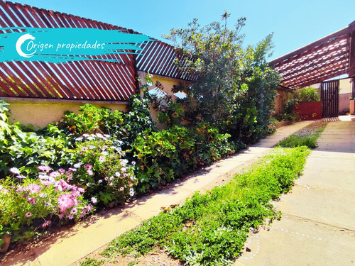 Casa A Cuadras Parque El Canelo, Barrio Turístico Algarrobo