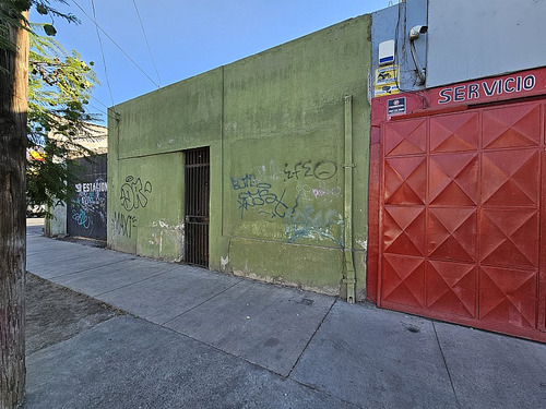 Casa Comercial Con Terreno Grande, Comuna De Santiago