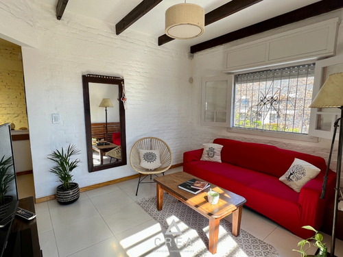 Se Vende O Permuta! 2 Casas En Un Mismo Padron, Ambas Con Rentas, Bien Alquiladas! A Pasos De Avenida Y Servicios