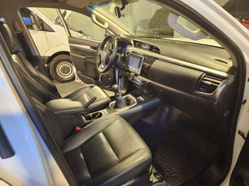 Toyota Hilux 2.8 Cd Srx 177cv 4x4