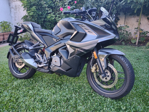 Bajaj Rouser Rs200