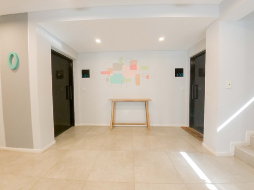 Imagen 3 de 10 de Exclusivo Departamento 4 Amb Con Terraza