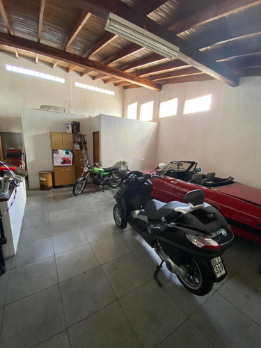 Venta Casa 3 Dormitorios Barbacoa Taller Deposito Gran Terreno Malvin Norte