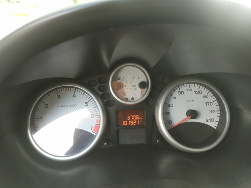 Imagem 8 de 10 de Peugeot 207 Sw 2010 1.6 16v Escapade Flex 5p