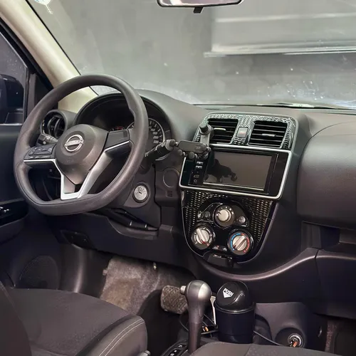 Nissan March 1.6 Advance