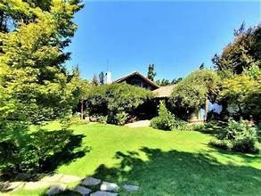 Casa En Venta De 5 Dorm. En Lo Barnechea Avda La Dehesa