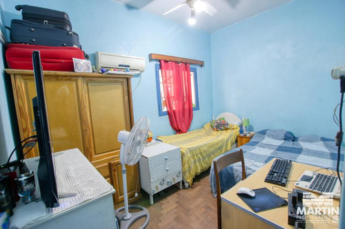 Casa Con Departamento Y Jardín - Munro