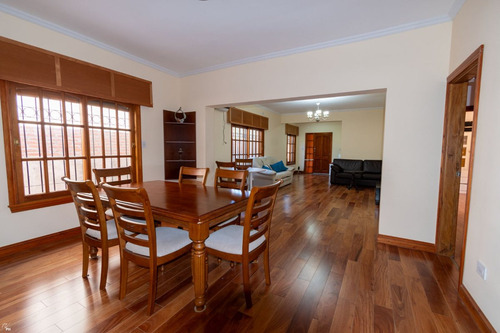 Casa De 3 Dormitorios Con Cochera En Villa Amelia
