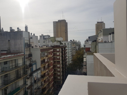 Departamneto De 2 Ambientes Con Balcon Terraza En Venta / Paseo Aldrey