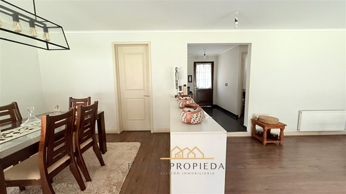 Casa En Venta De 4 Dorm. En Colina