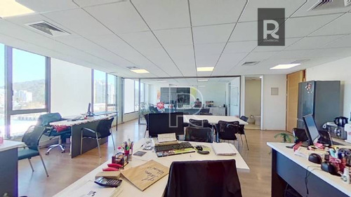 Imagen 8 de 17 de Oficina 75 M2/avenida Las Condes/ Cantagallo